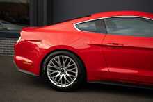 Ford Mustang V8 GT - U56185