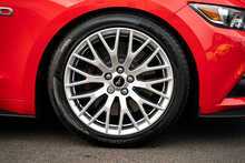 Ford Mustang V8 GT - U56185