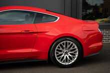 Ford Mustang V8 GT - U56185