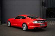 Ford Mustang V8 GT - U56185