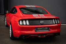 Ford Mustang V8 GT - U56185