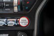 Ford Mustang V8 GT - U56185