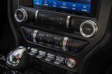 Ford Mustang V8 GT - U56211