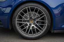 Porsche 911 T 992 Carrera - U56221