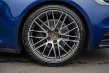 Porsche 911 T 992 Carrera - U56221