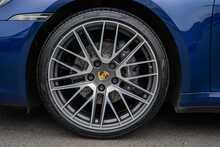 Porsche 911 T 992 Carrera - U56221