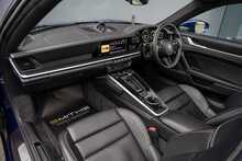 Porsche 911 T 992 Carrera - U56221