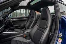 Porsche 911 T 992 Carrera - U56221