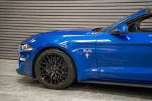 Ford Mustang V8 GT - U56274