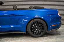 Ford Mustang V8 GT - U56274