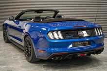 Ford Mustang V8 GT - U56274