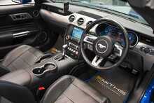 Ford Mustang V8 GT - U56274