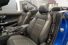 Ford Mustang V8 GT - U56274