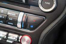 Ford Mustang V8 GT - U56274