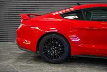 Ford Mustang V8 GT - U56277