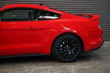 Ford Mustang V8 GT - U56277