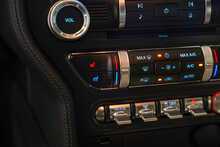 Ford Mustang V8 GT - U56277