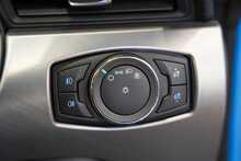 Ford Mustang V8 GT - U56288