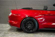 Ford Mustang V8 GT - U56298