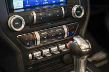 Ford Mustang V8 GT - U56298
