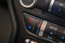 Ford Mustang V8 GT - U56298