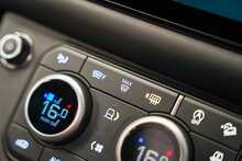 Land Rover Defender 110 D300 MHEV X - U56311
