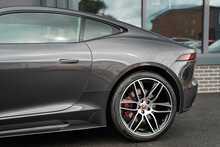 Jaguar F-Type V6 Chequered Flag - U56368