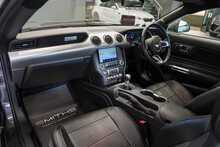 Ford Mustang V8 GT - U56369
