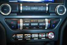 Ford Mustang V8 GT - U56369