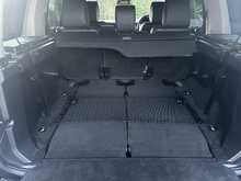 Land Rover Discovery 4 3.0 SD V6 SE Tech SUV 5dr Diesel Auto 4WD Euro 6 (s/s) (256 bhp) - U233