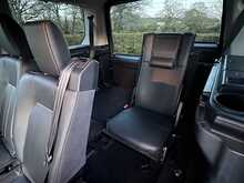 Land Rover Discovery 4 3.0 SD V6 SE Tech SUV 5dr Diesel Auto 4WD Euro 6 (s/s) (256 bhp) - U233