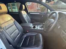 Volkswagen Touareg 3.0 TDI V6 BlueMotion Tech R-Line SUV 5dr Diesel Tiptronic 4WD Euro 6 (s/s) (262 ps) - U234