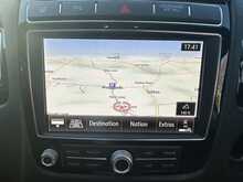 Volkswagen Touareg 3.0 TDI V6 BlueMotion Tech R-Line SUV 5dr Diesel Tiptronic 4WD Euro 6 (s/s) (262 ps) - U234