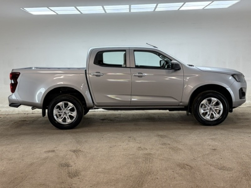 Isuzu Dl20 Dcb Pick Up 1.9 Automatic Diesel