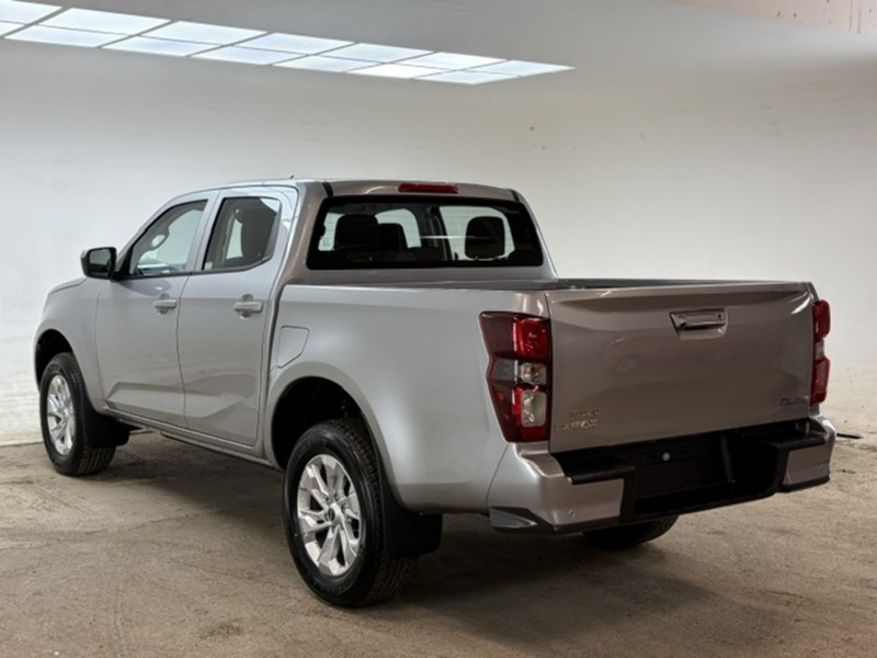 Isuzu Dl20 Dcb Pick Up 1.9 Automatic Diesel