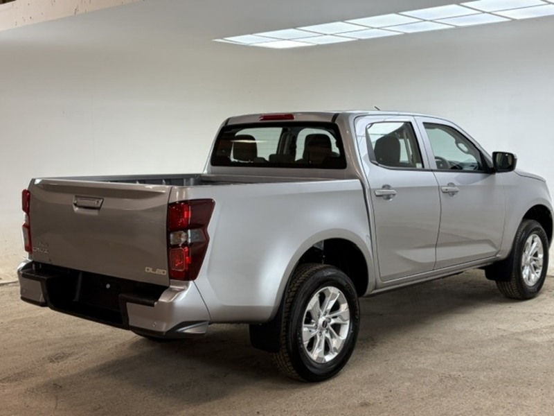 Isuzu Dl20 Dcb Pick Up 1.9 Automatic Diesel