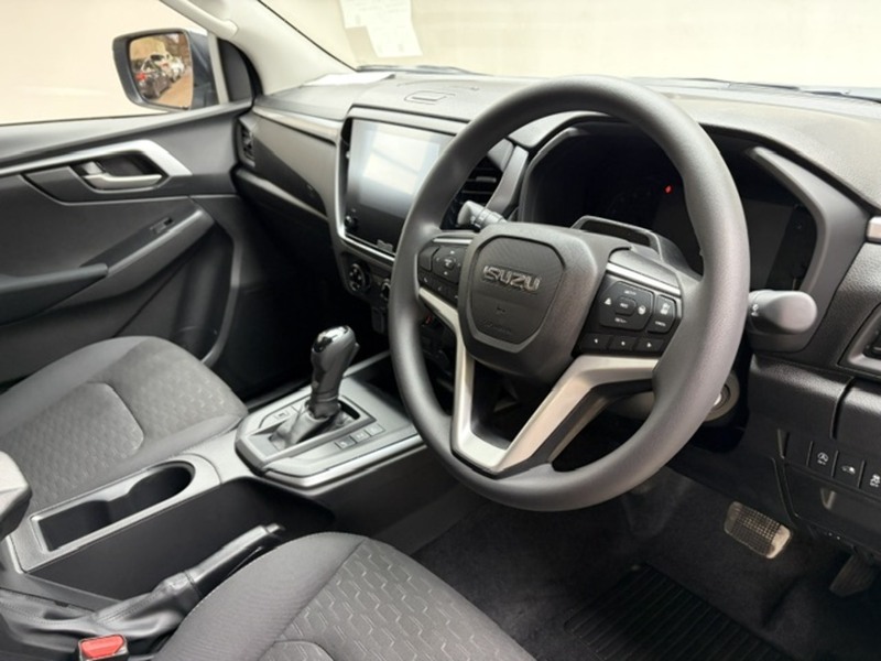 Isuzu Dl20 Dcb Pick Up 1.9 Automatic Diesel
