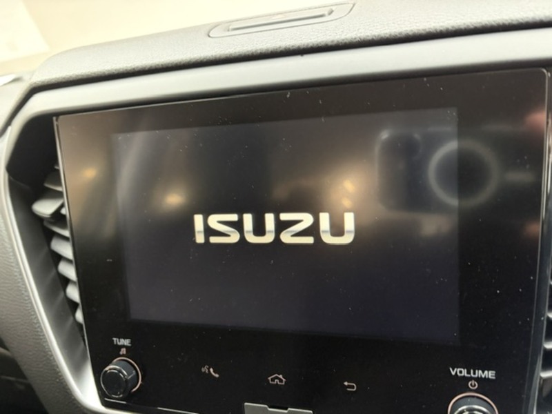 Isuzu Dl20 Dcb Pick Up 1.9 Automatic Diesel