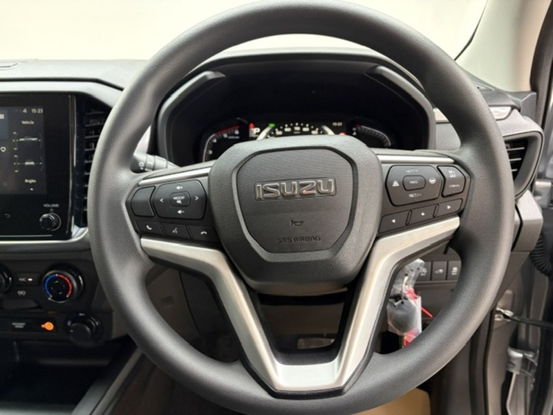 Isuzu Dl20 Dcb Pick Up 1.9 Automatic Diesel