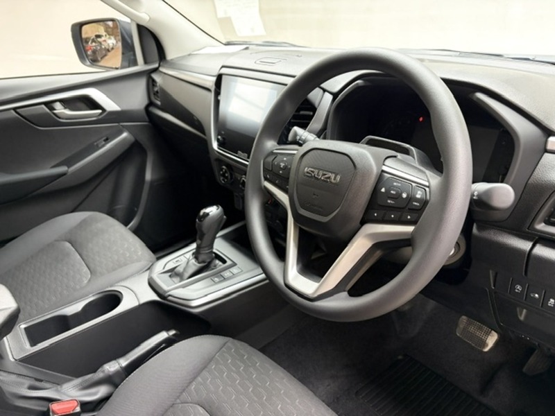 Isuzu Dl20 Dcb Pick Up 1.9 Automatic Diesel