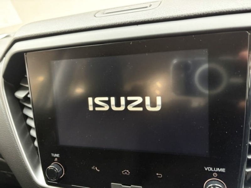 Isuzu Dl20 Dcb Pick Up 1.9 Automatic Diesel