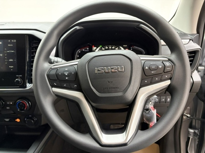 Isuzu Dl20 Dcb Pick Up 1.9 Automatic Diesel