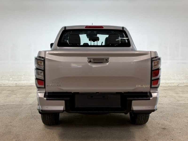 Isuzu Dl40 Dcb Pick Up 2.2 Automatic Diesel