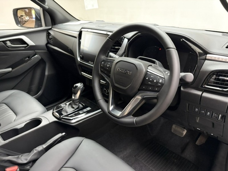Isuzu Dl40 Dcb Pick Up 2.2 Automatic Diesel
