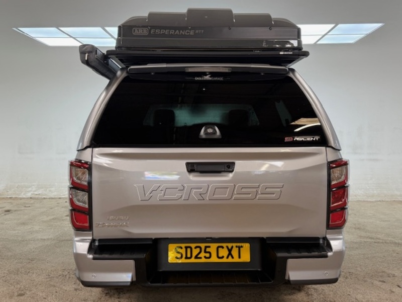 Isuzu V-Cross Dcb Pick Up 1.9 Automatic Diesel