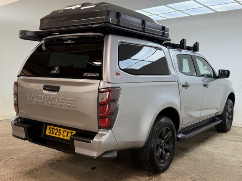 Isuzu V-Cross Dcb Pick Up 1.9 Automatic Diesel