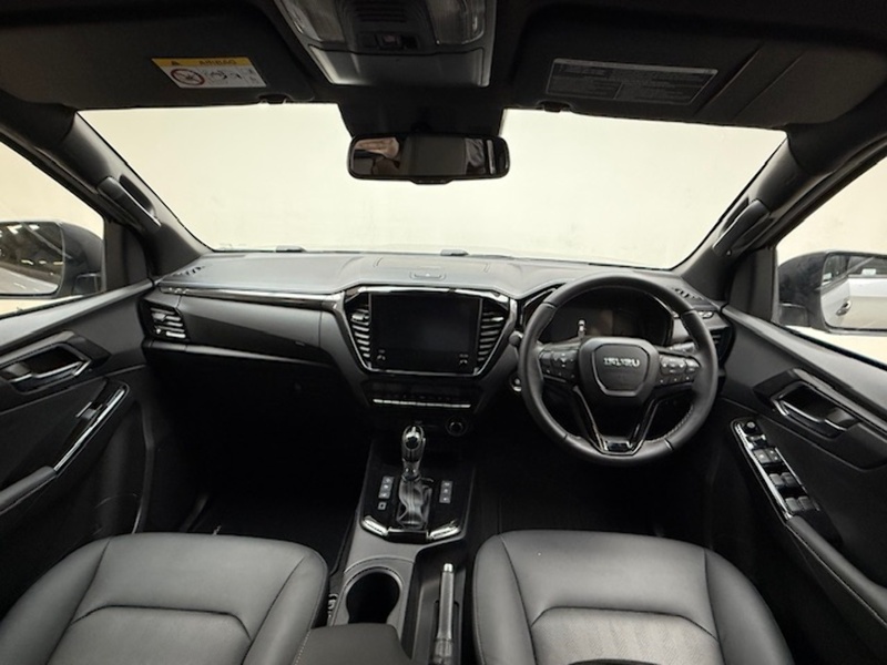 Isuzu V-Cross Dcb Pick Up 1.9 Automatic Diesel