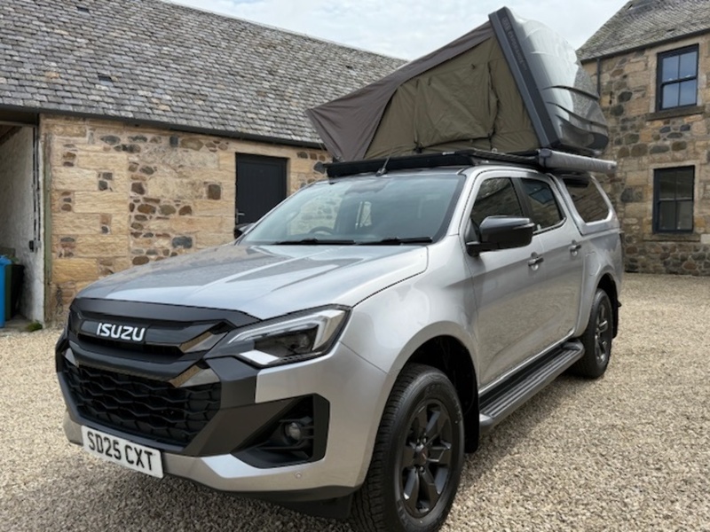 Isuzu V-Cross Dcb Pick Up 1.9 Automatic Diesel