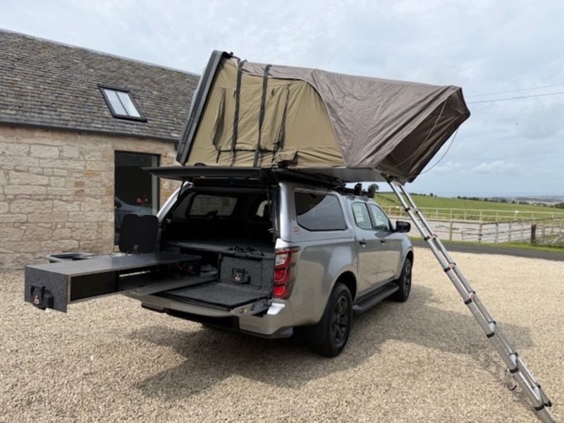 Isuzu V-Cross Dcb Pick Up 1.9 Automatic Diesel