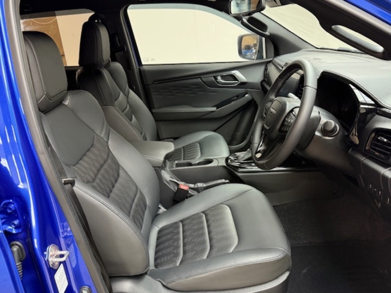 Isuzu V-Cross Dcb Pick Up 1.9 Automatic Diesel